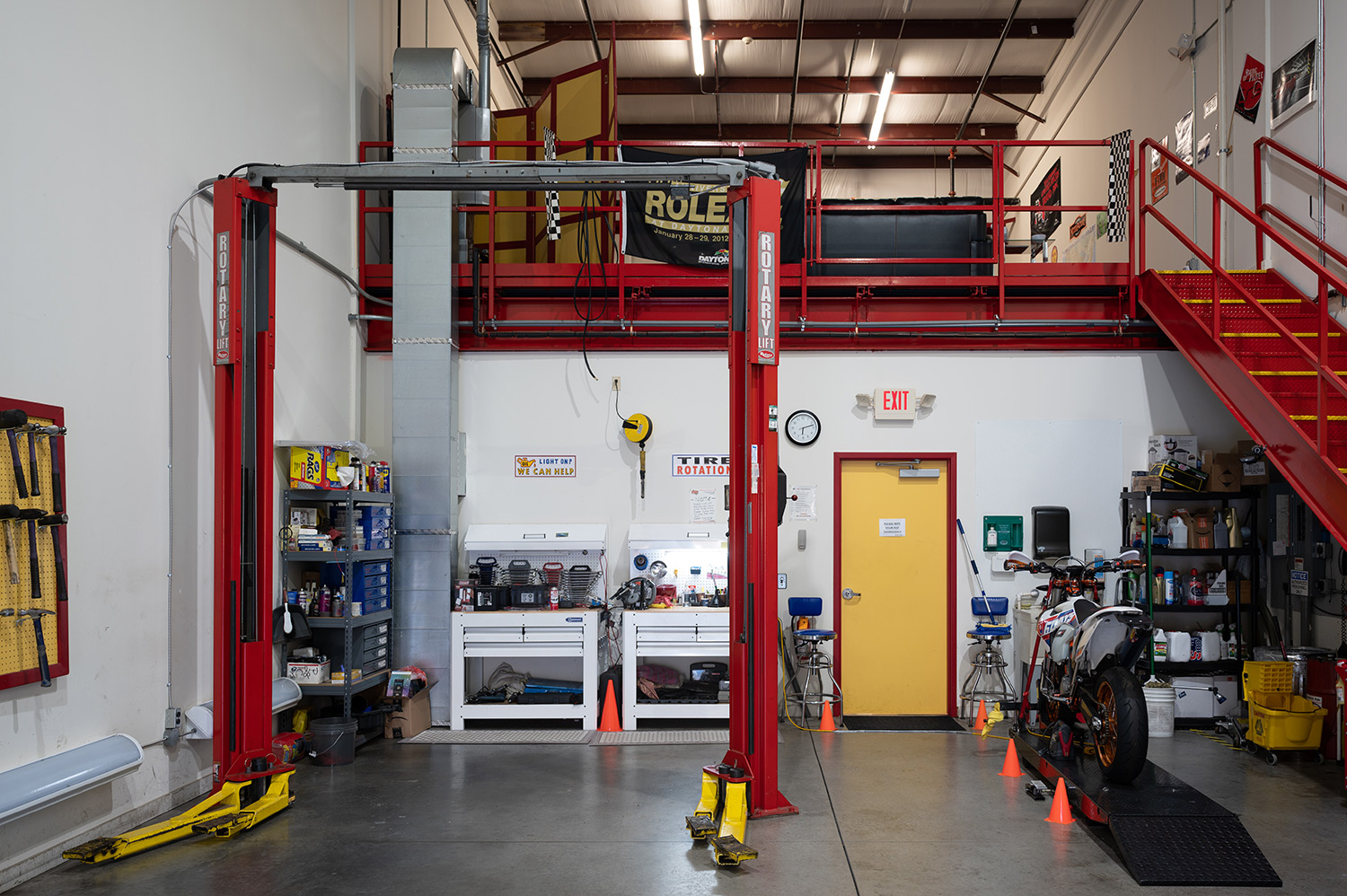 Rotary 7k vehicle lift and 1k motorcycle lift